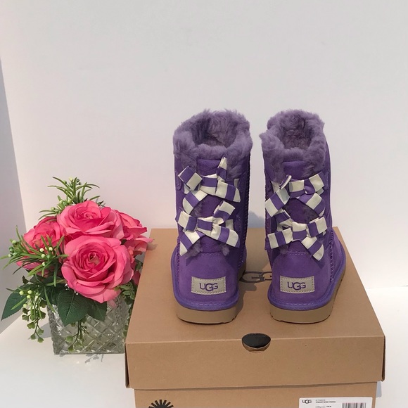 UGG Bailey Bow Striped Boots - Picture 7 of 8